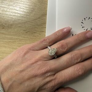 Stunning 14k White Gold 2.5 Pear cut Engagement Ring